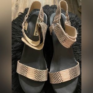 Karl Lagerfeld Sandals